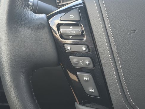 Used 2023 Nissan Armada Platinum w/ Captain's Chairs Package AWD/4WD image 32