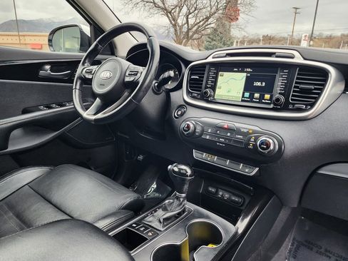 Used 2016 Kia Sorento SX image 21