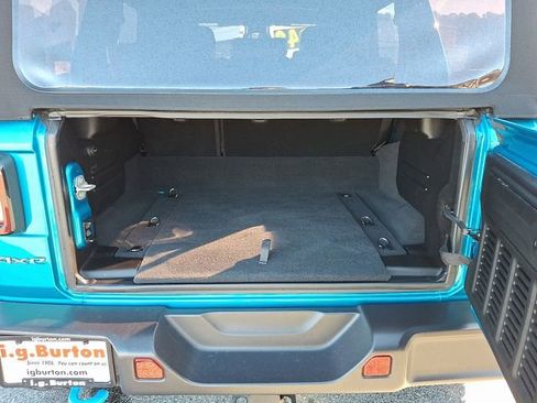 Used 2024 Jeep Wrangler Unlimited image 28