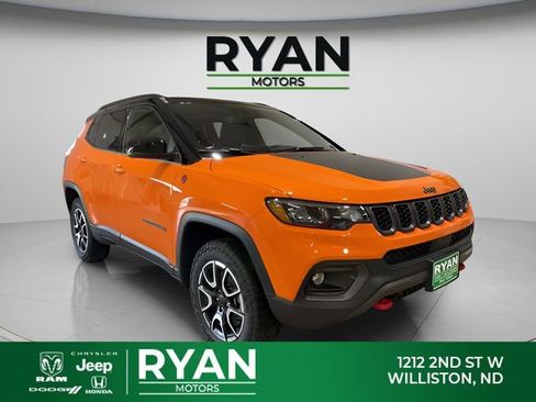 Used 2026 Jeep Compass Trailhawk AWD/4WD image 1