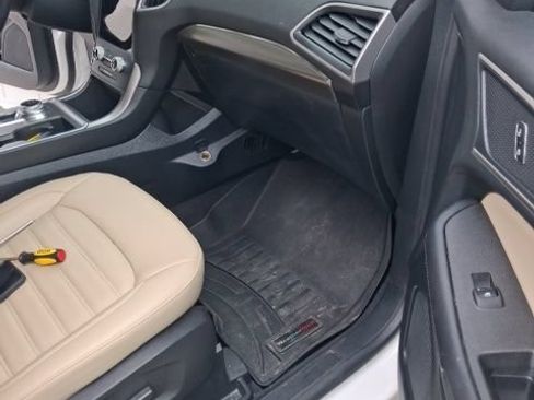 Used 2022 Ford Edge SEL w/ Convenience Package AWD/4WD image 18