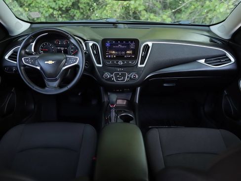 Used 2024 Chevrolet Malibu RS FWD image 18
