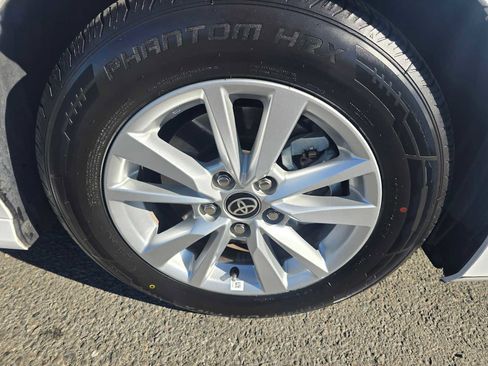 Used 2025 Toyota Camry LE image 9