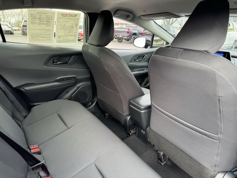 Used 2025 Toyota Prius LE image 32