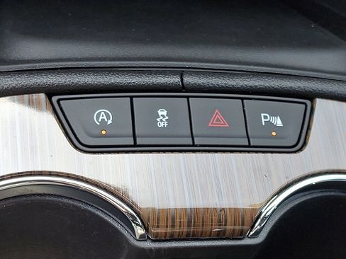 Used 2023 GMC Acadia SLE w/ Driver Convenience Package image 24