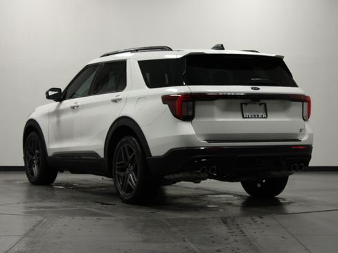 Used 2025 Ford Explorer ST AWD/4WD image 6