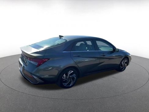Used 2025 Hyundai Elantra Limited image 14