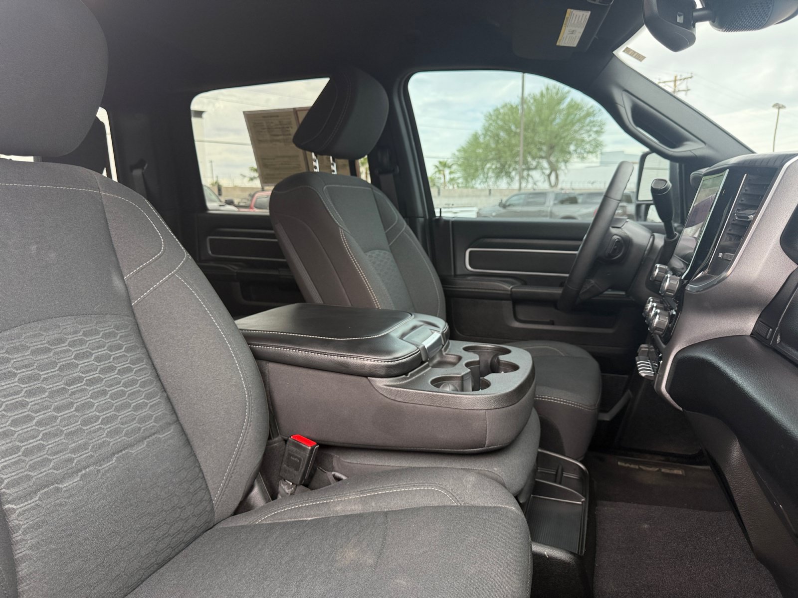 Used 2025 RAM 2500 Big Horn AWD/4WD image 32