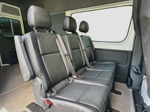 Used 2022 Mercedes-Benz Sprinter 2500 image 23