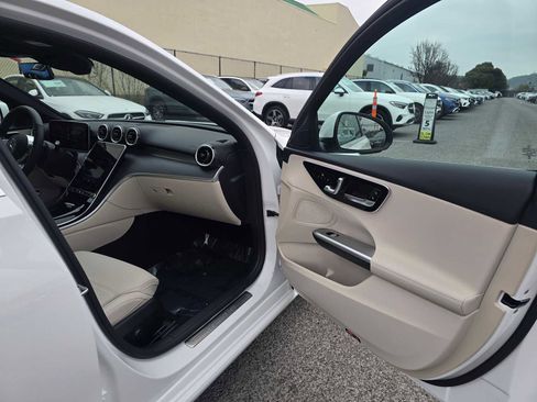 Used 2025 Mercedes-Benz C 300 4MATIC Sedan image 12