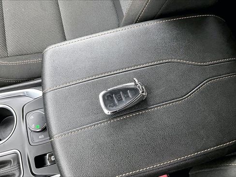 Used 2019 Chevrolet Traverse LT w/ LPO, Floor Liner Package image 35