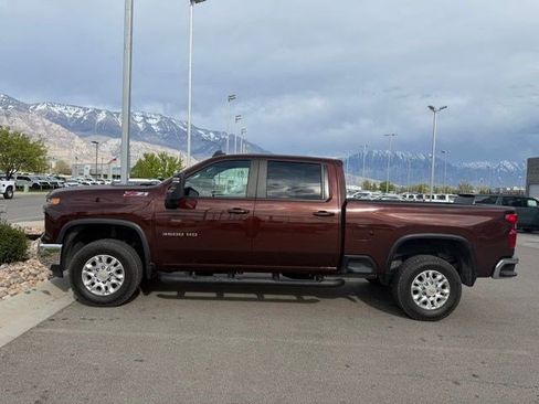 Used 2024 Chevrolet Silverado 3500 LT w/ Convenience Package image 3