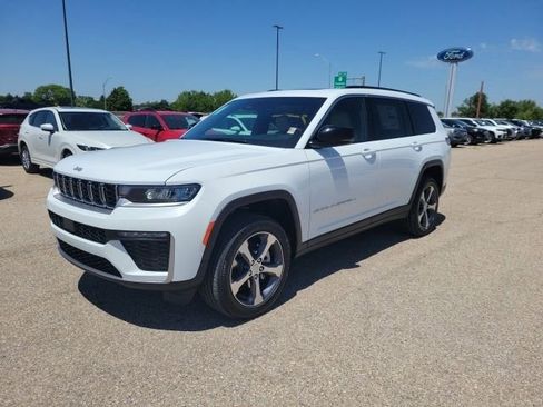 New 2026 Jeep Grand Cherokee L Limited AWD/4WD image 18