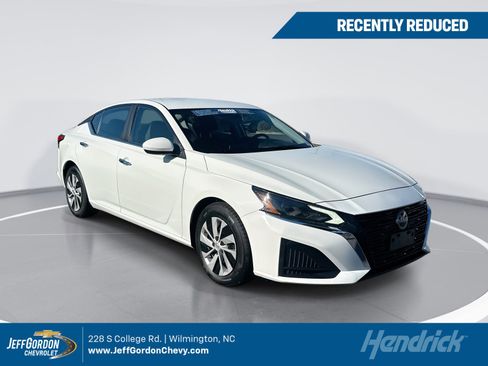 Used 2023 Nissan Altima 2.5 S image 1