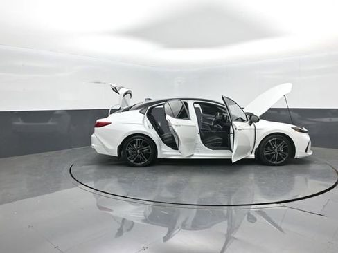 Used 2025 Toyota Camry XSE w/ Premium Plus Package image 43