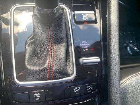 Used 2025 Jeep Compass Trailhawk AWD/4WD image 11