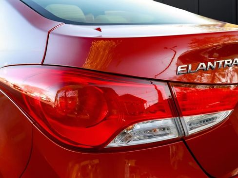 Used 2013 Hyundai Elantra GLS w/ Preferred Pkg FWD image 36