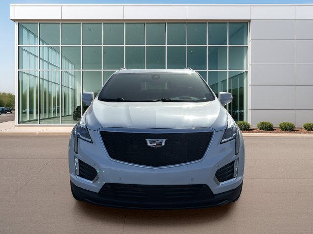 Used 2023 Cadillac XT5 Sportv w/ Technology Package AWD/4WD image 2