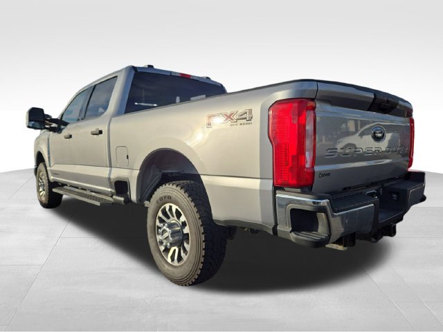 Used 2023 Ford F350 4x4 Crew Cab Super Duty image 14