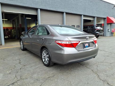 Used 2017 Toyota Camry XSE image 4