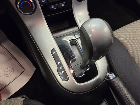 Used 2014 Chevrolet Cruze LS FWD image 22