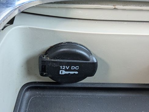 Used 2015 Chrysler Town & Country Touring-L w/ Mopar Premium Addition Group FWD image 25