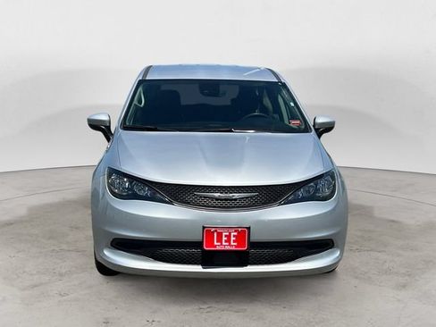 Used 2023 Chrysler Voyager LX FWD image 8
