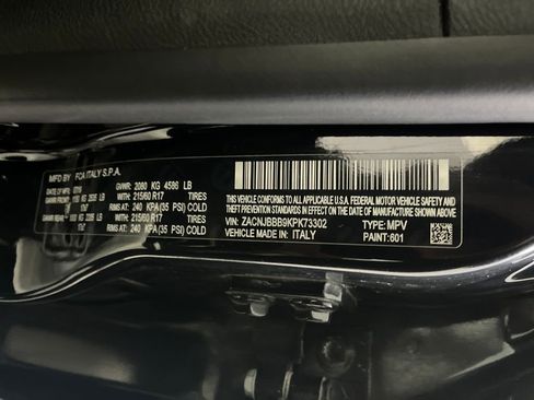 Used 2019 Jeep Renegade Latitude w/ Cold Weather Group image 86