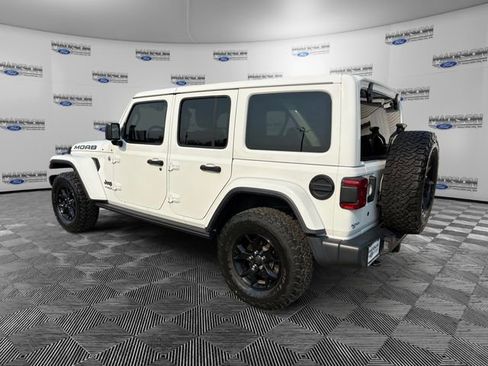 Used 2019 Jeep Wrangler Unlimited Sahara w/ Quick Order Package 24M Moab image 3