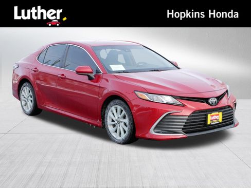 Used 2023 Toyota Camry LE image 1