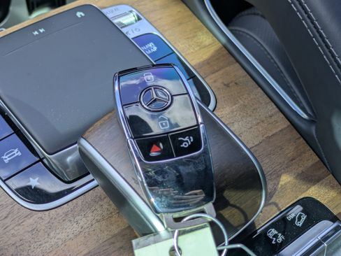 Certified 2023 Mercedes-Benz Maybach GLS 600 4MATIC image 32