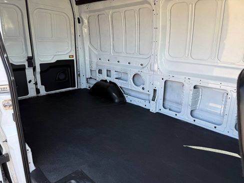 Used 2022 Ford Transit 250 148 High Roof AWD image 10