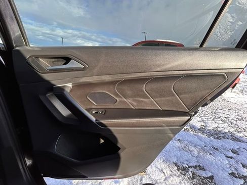 Used 2024 Volkswagen Tiguan SE image 47