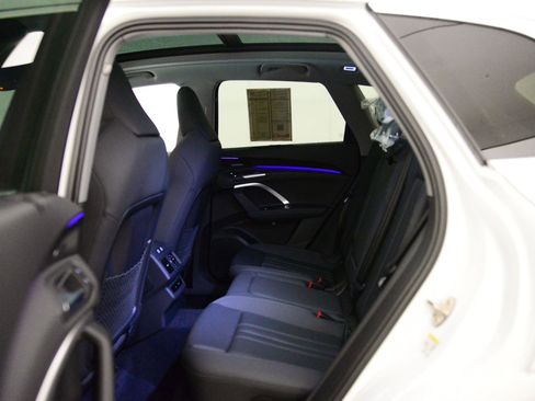 New 2025 Audi Q5 Premium Plus image 12