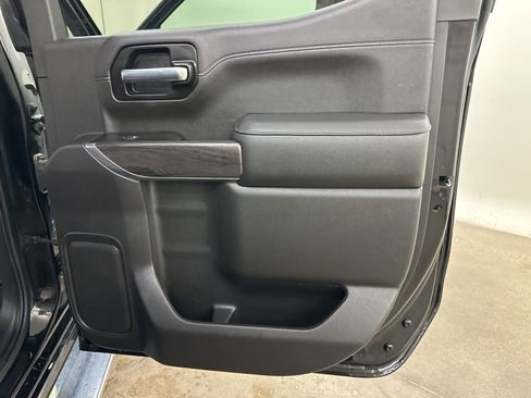 Used 2022 Chevrolet Silverado 1500 LTZ w/ LTZ Premium Package image 22