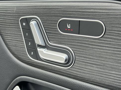 New 2026 Mercedes-Benz GLB 250 4MATIC image 40