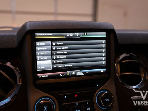 Used 2015 Ford F250 Lariat w/ Lariat Ultimate Package image 30