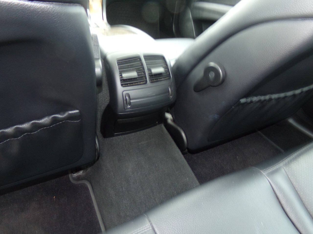 Used 2008 Mercedes-Benz E 350 4MATIC Sedan image 16