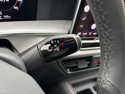 New 2026 Volkswagen Tiguan SE R-Line FWD image 14