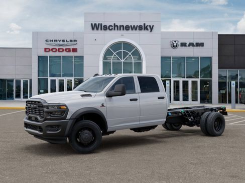 New 2026 RAM 5500 Tradesman AWD/4WD image 2