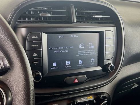 Used 2020 Kia Soul LX FWD image 14
