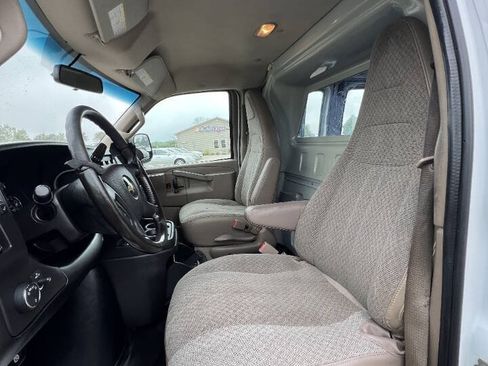 Used 2020 Chevrolet Express 2500 Extended w/ Enhanced Convenience Package RWD image 9