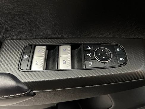 Used 2023 Mitsubishi Outlander SE image 12