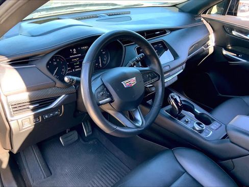 Used 2022 Cadillac XT4 Sport image 29
