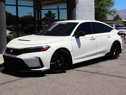 Used 2024 Honda Civic Type R image 2
