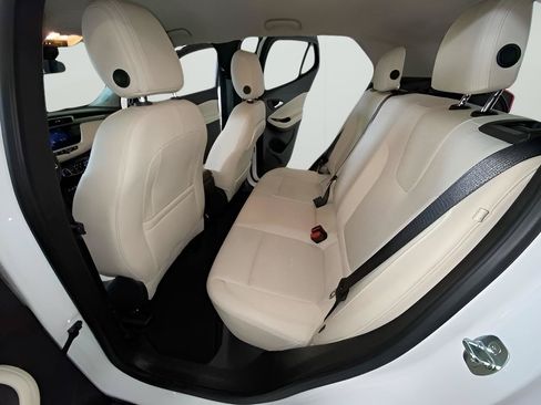 Used 2023 Buick Encore GX Preferred w/ Cold Weather Comfort Package FWD image 32