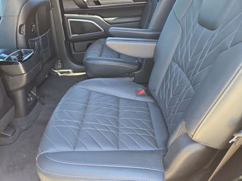 Used 2025 Kia Telluride EX X-Line AWD/4WD image 18