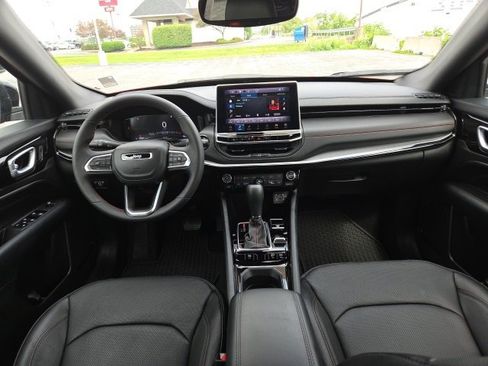 Used 2024 Jeep Compass Trailhawk w/ Trailhawk Elite Group image 16