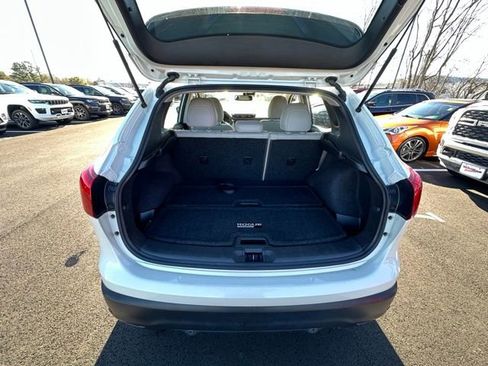 Used 2019 Nissan Rogue Sport SL w/ Premium Package image 15