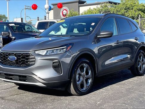 Certified 2025 Ford Escape ST-Line AWD/4WD image 11